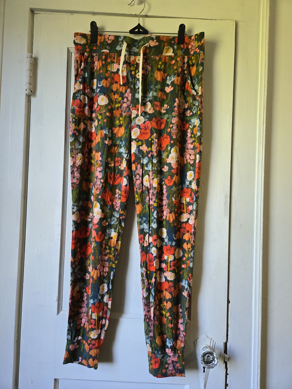 Lates By Kate Floral Print Green Jogger Pants Medium